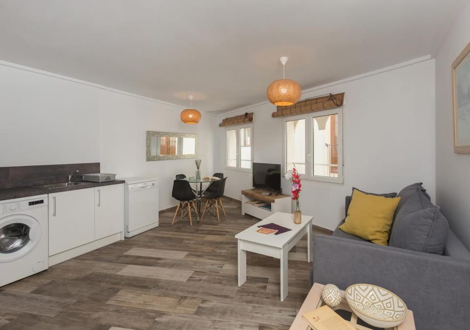 Living room, stove, kitchen