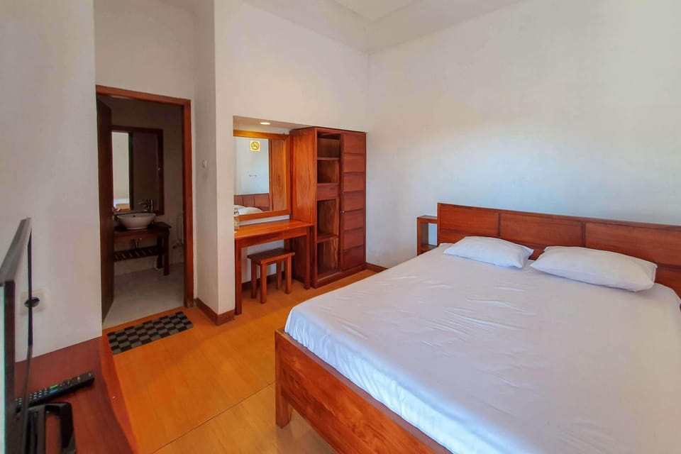 Rumah Eyang Tardjo Syariah Mitra RedDoorz Hotel in Indonesia