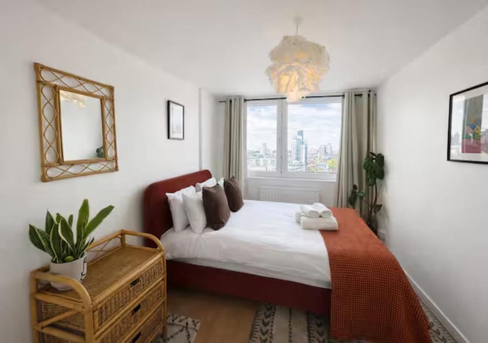 Stylish flat near London Bridge with balcony views - Pass the Keys Apartment in London Borough of Southwark