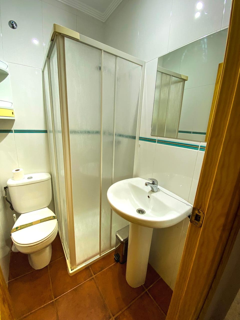 Shower, Toilet