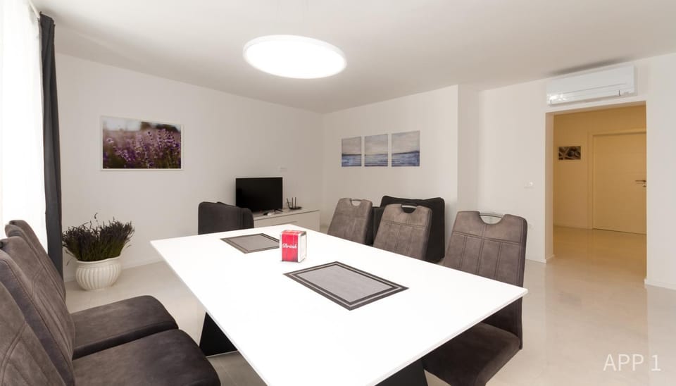 Living room, Dining area