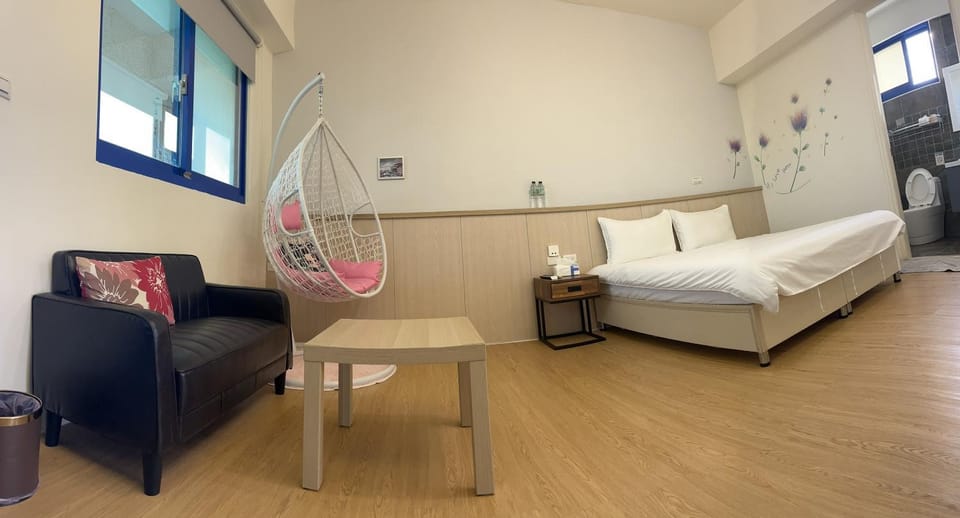 海邊名人50電梯民宿 專屬停車場 Bed and Breakfast in Taiwan, Province of China