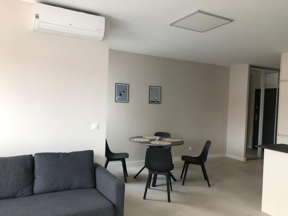 Apartament De Lux Apart 45 Grabiszyńska Apartment in Wroclaw
