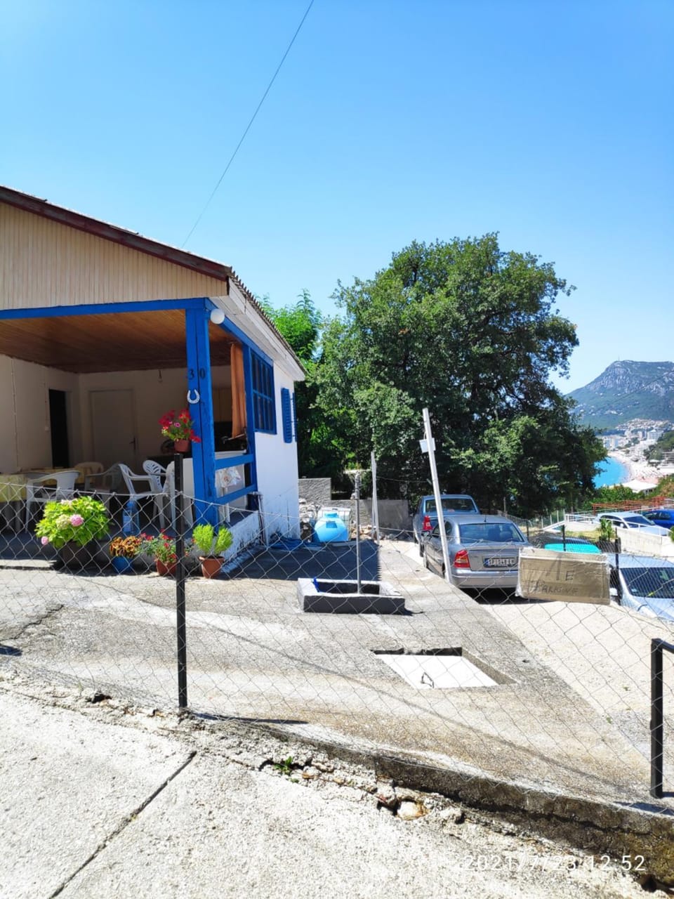 Property building, Sea view, Parking