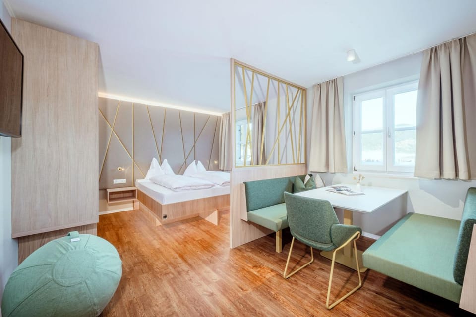 Dining area, Bedroom