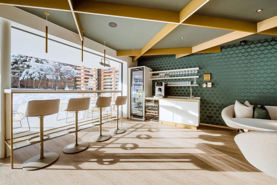 Lounge or bar, Seating area