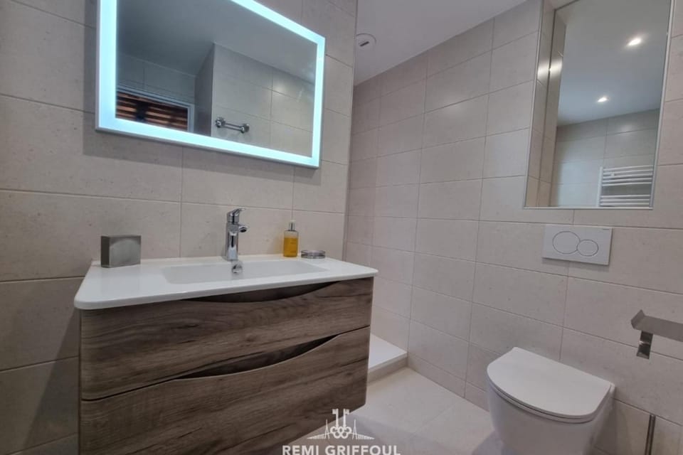 The Lighthouse Charming Apartment Beach & City Center 2-4 pers Apartment in Honfleur