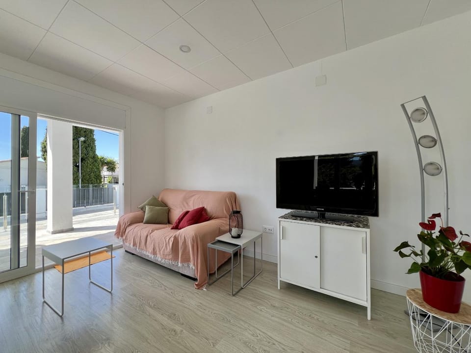 Communal lounge/ TV room, Living room