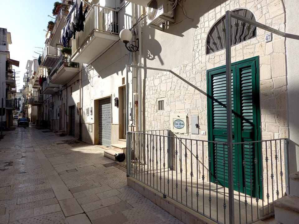 Facade/entrance, Neighbourhood, Street view