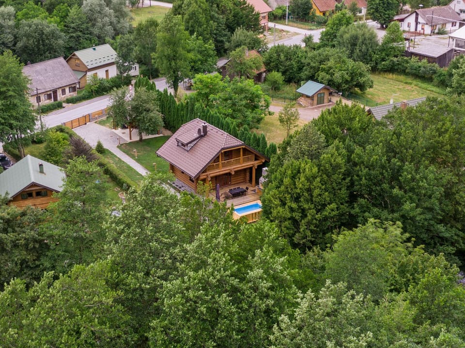 Log House The River Pearl Villa in Primorje-Gorski Kotar County