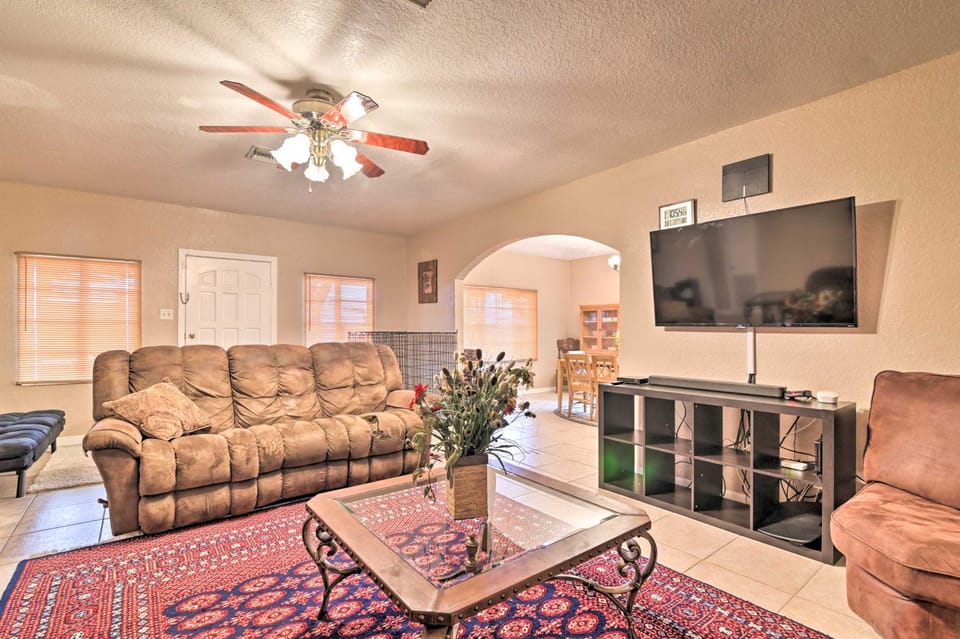 Lake Views & Private Porch: Auburndale Family Home House in Auburndale