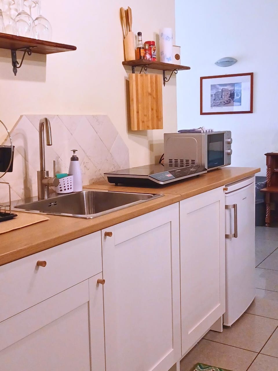 Kitchen or kitchenette