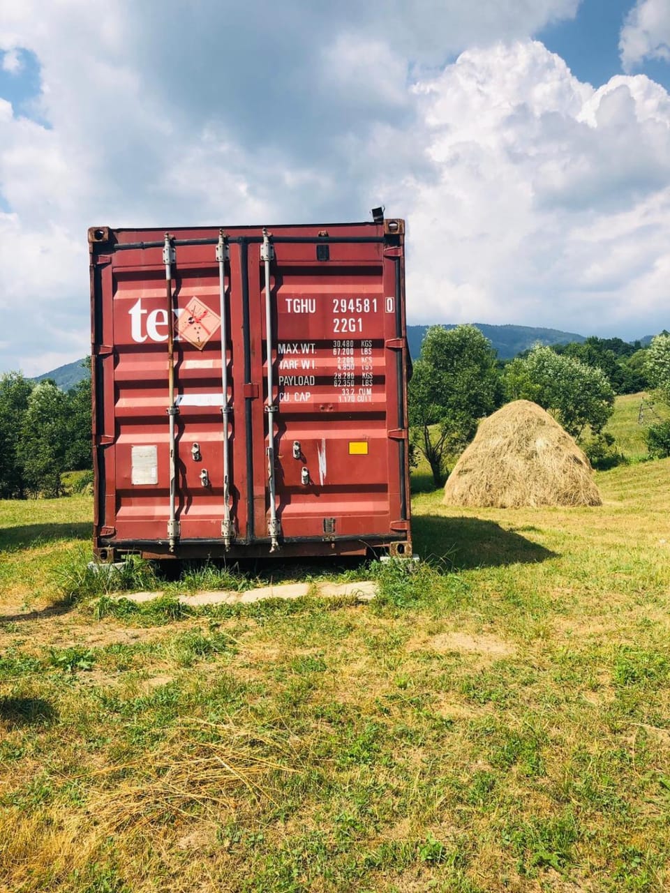 La Container Luxury tent in Romania