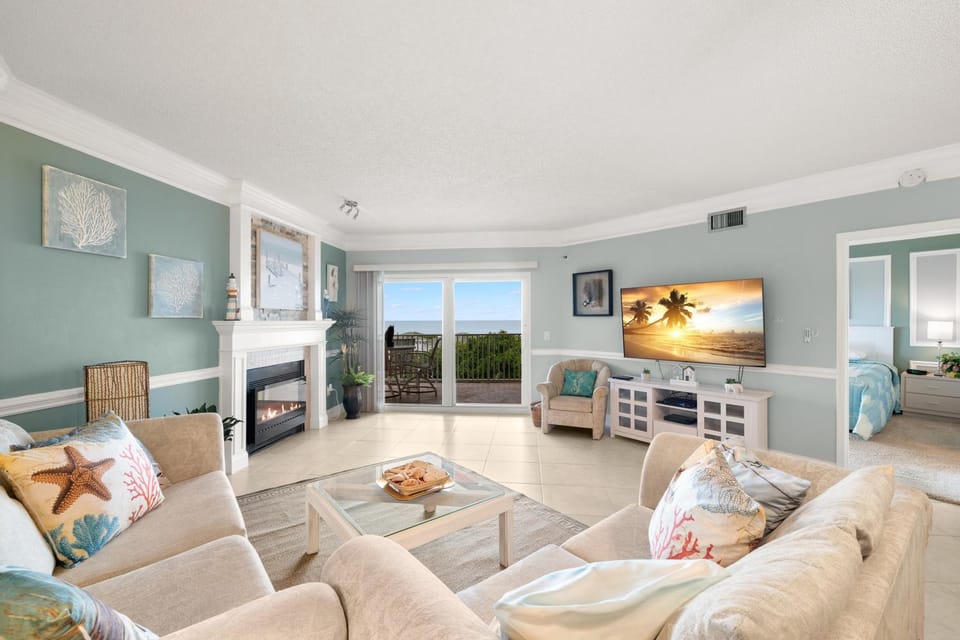 TV and multimedia, Balcony/Terrace, Living room, Seating area, Beach, fireplace, furniture