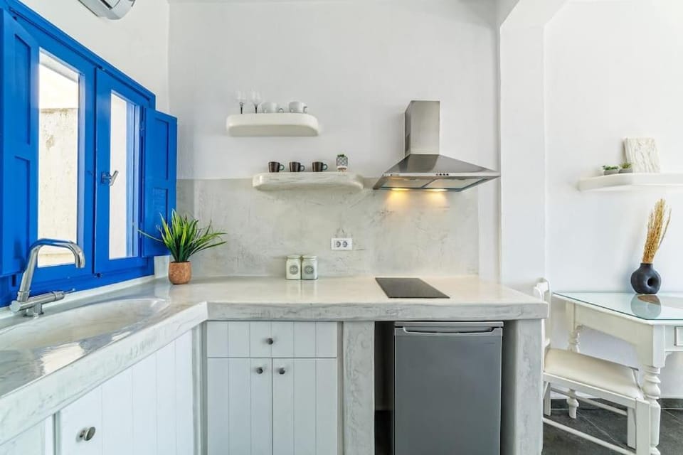 Elegant Cycladic Villa House in Santorini