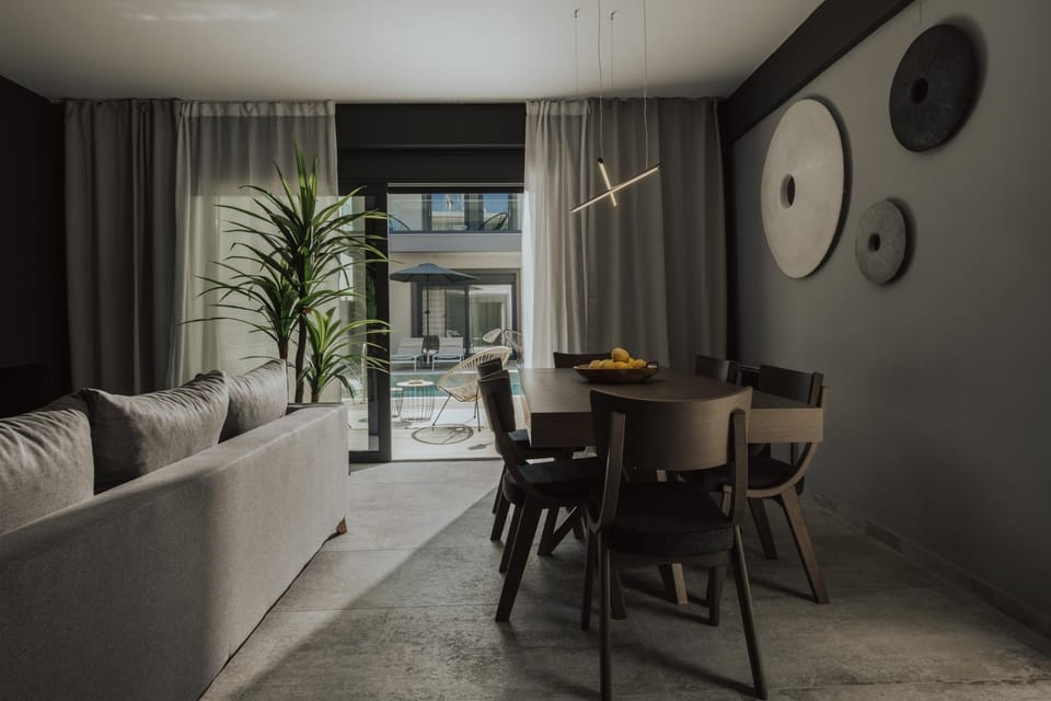 Living room, Seating area, Dining area