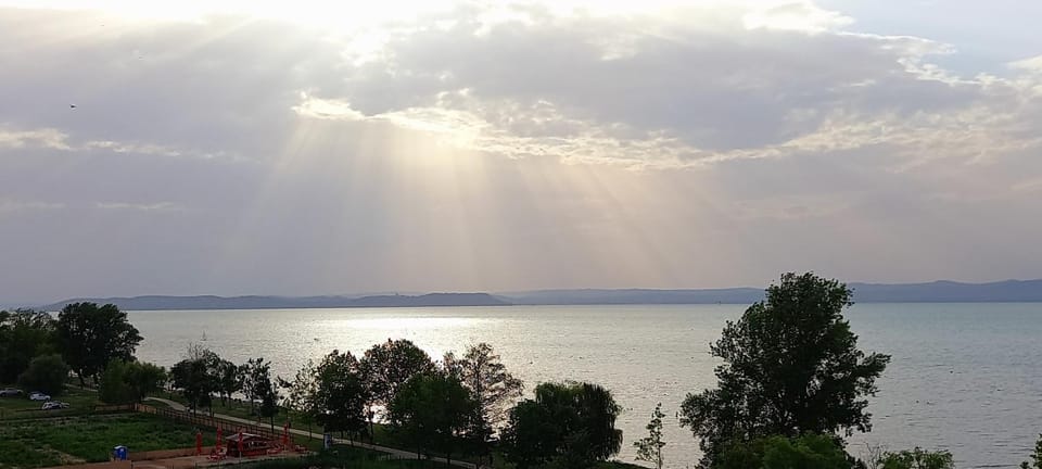 Beach, Lake view