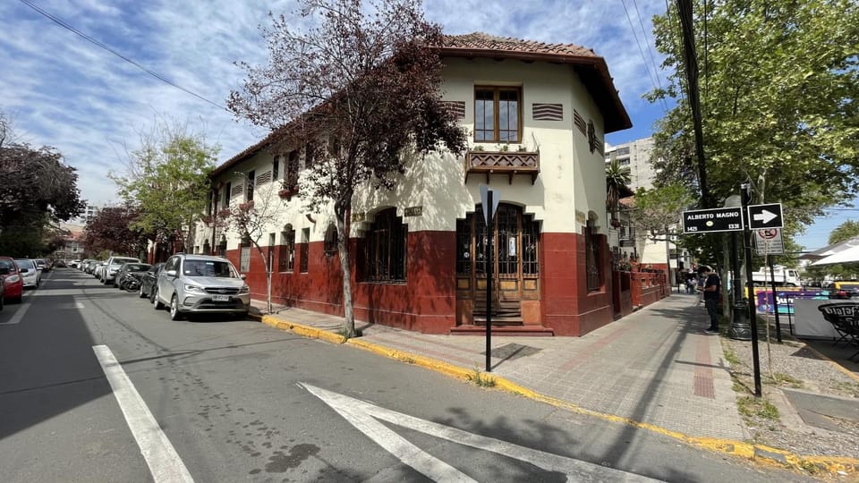 Property building, Neighbourhood, Street view, Location, Parking