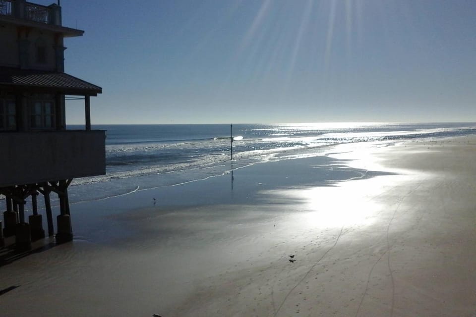 Sunglow Resort Condo Unit 707 House in Daytona Beach Shores