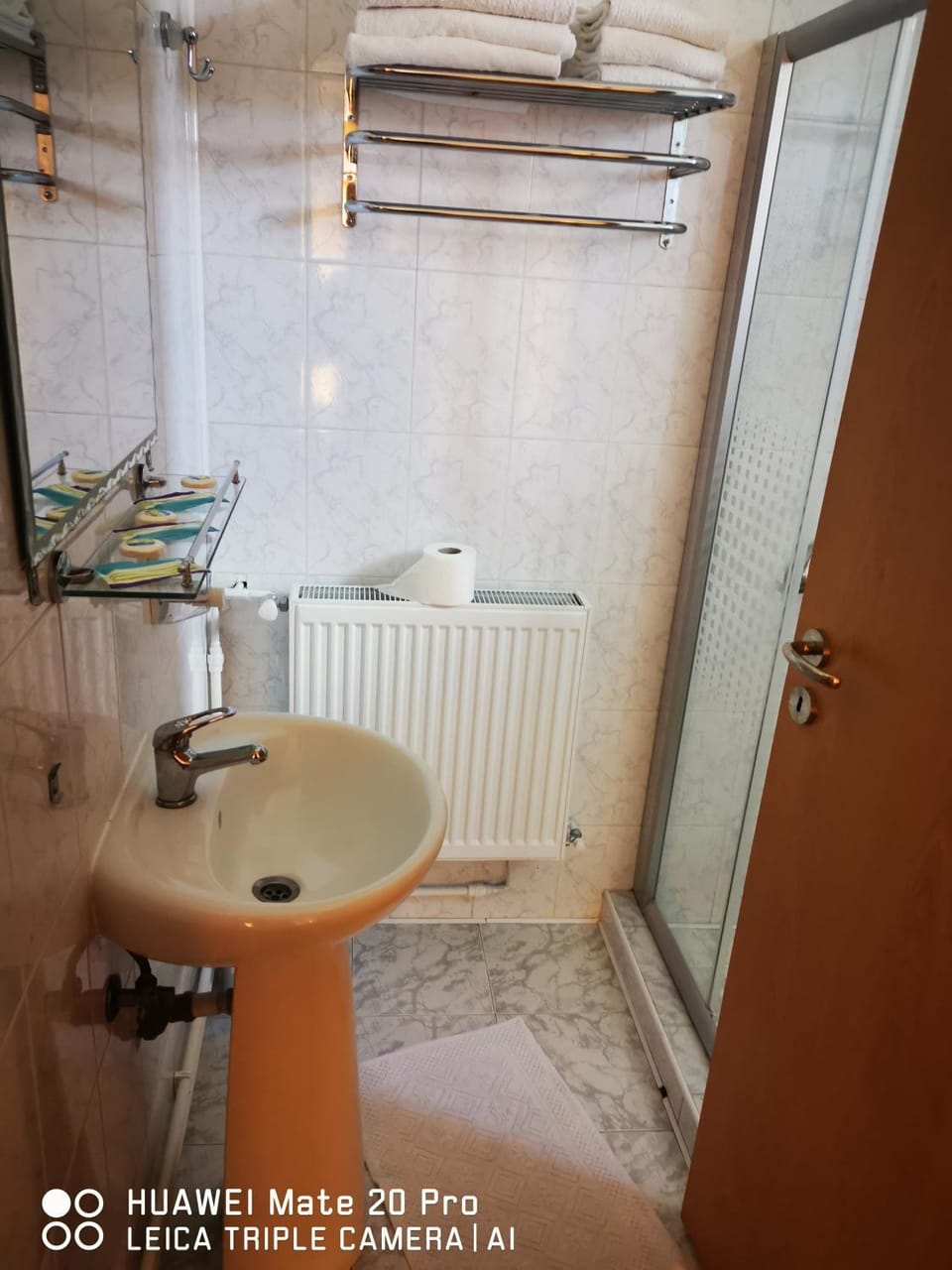 Shower, Bathroom, internet