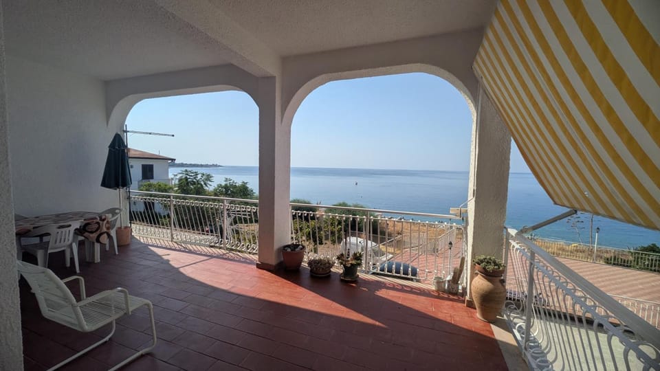 View (from property/room), Balcony/Terrace, Sea view
