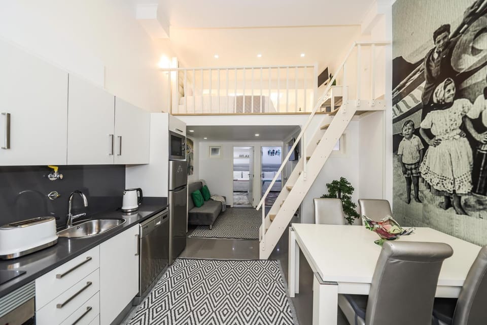 Dina Beach House Apartment in Nazaré