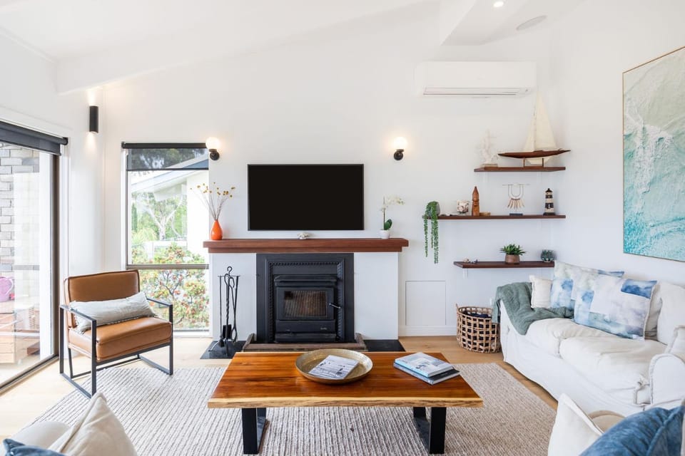 Living room, Seating area, flat iron
