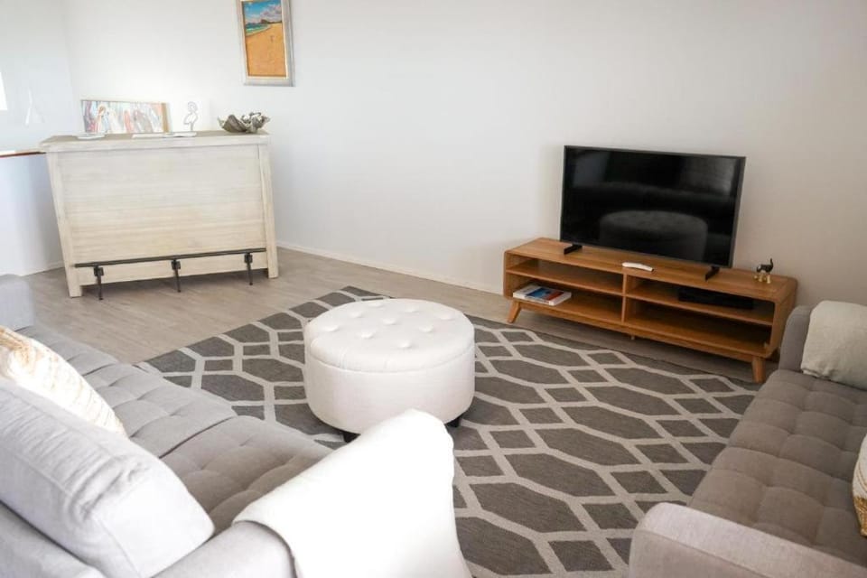 Oceanview Oasis in Belgian Gardens, Townsville Apartment in Queensland