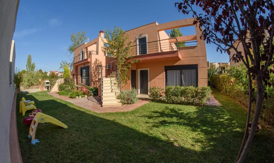 Property building, Garden, Garden view
