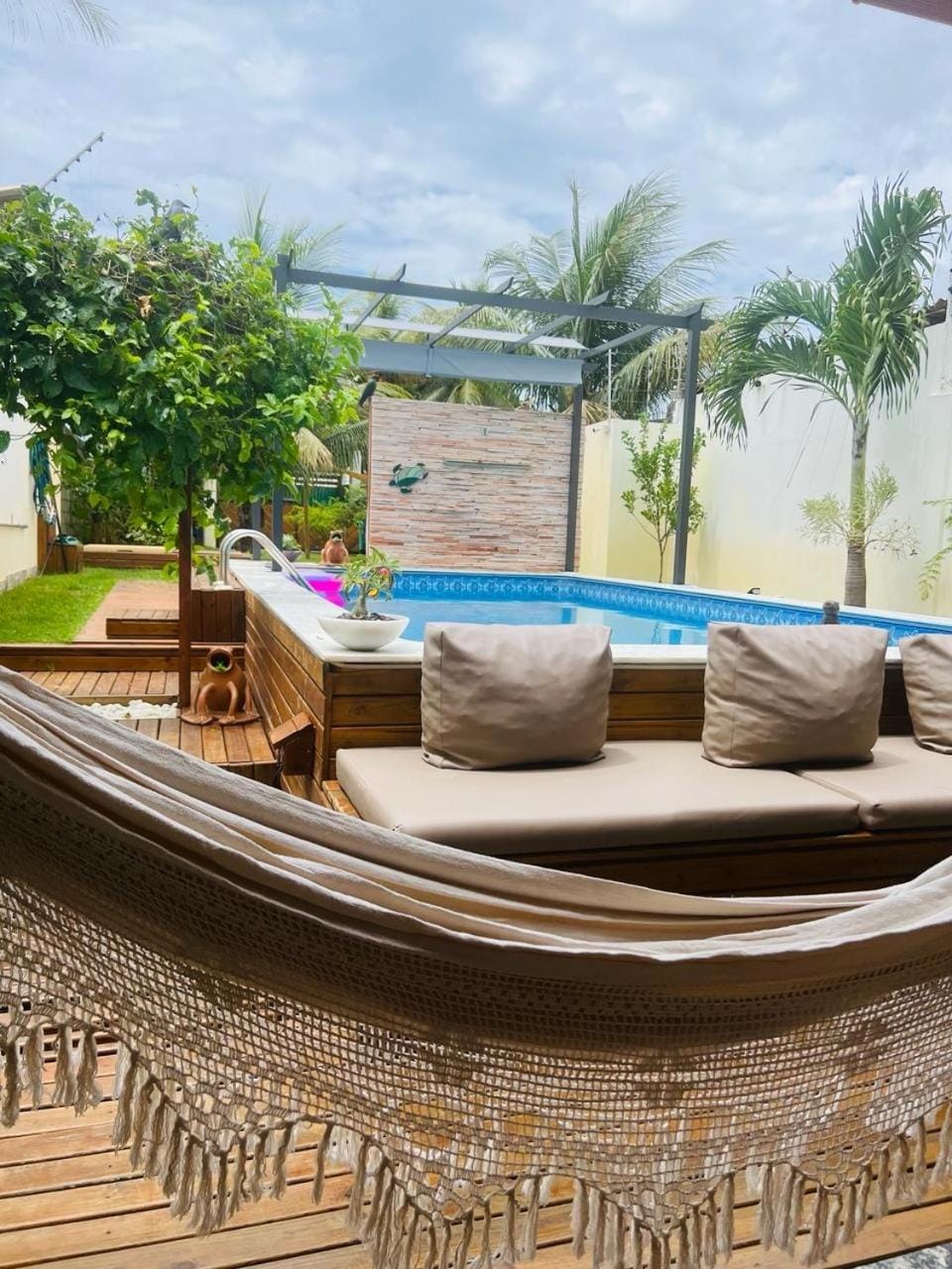 Garden, Seating area, Garden view, Swimming pool, sunbed
