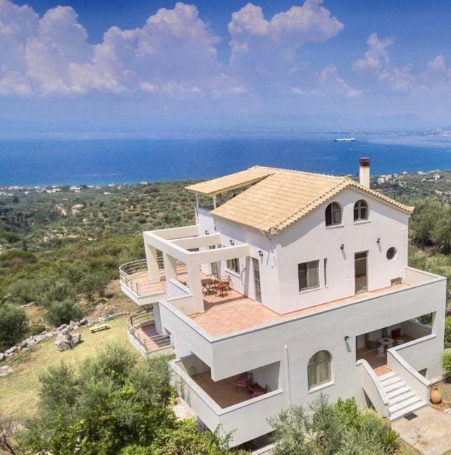 Property building, Day, Natural landscape, Bird's eye view, Mountain view, Sea view