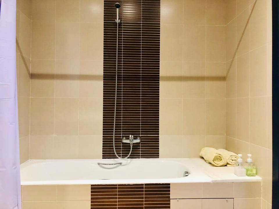 Bathroom, Bath