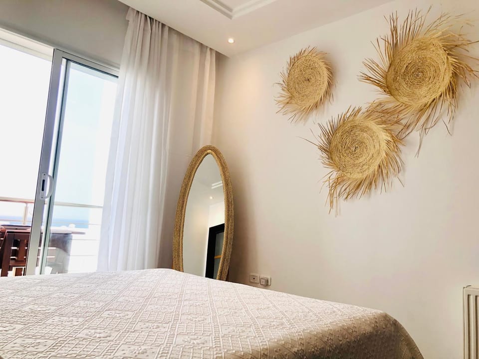 Bed, Decorative detail, Bedroom