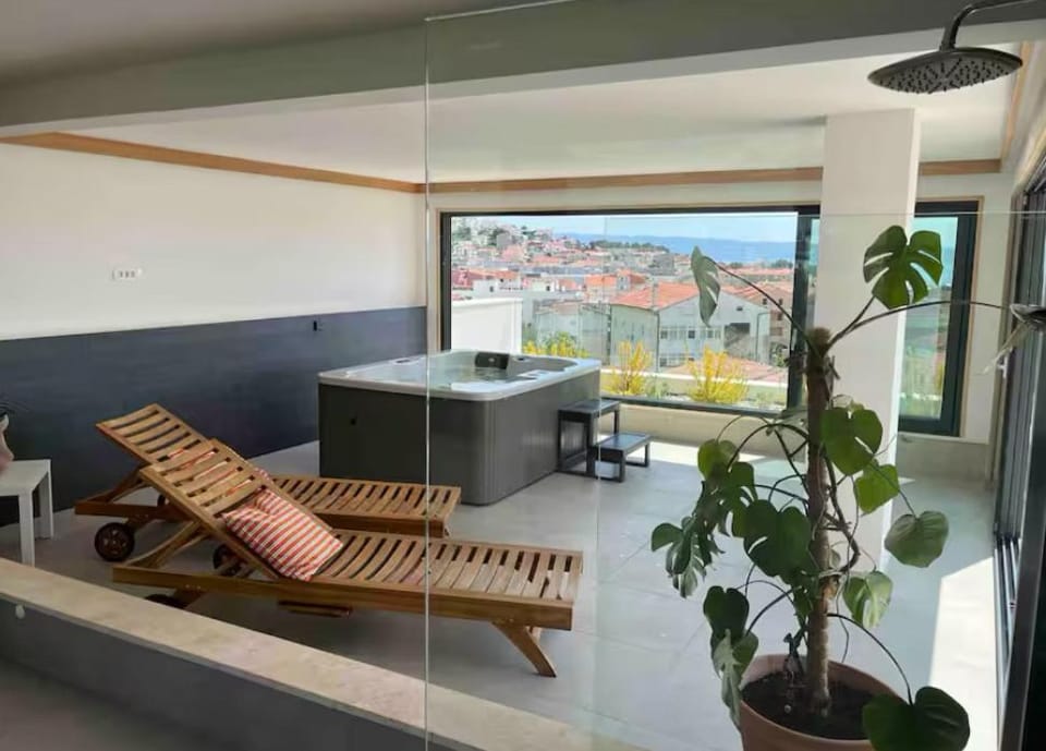 Quiet family Villa Anne, Podstrana Villa in Podstrana