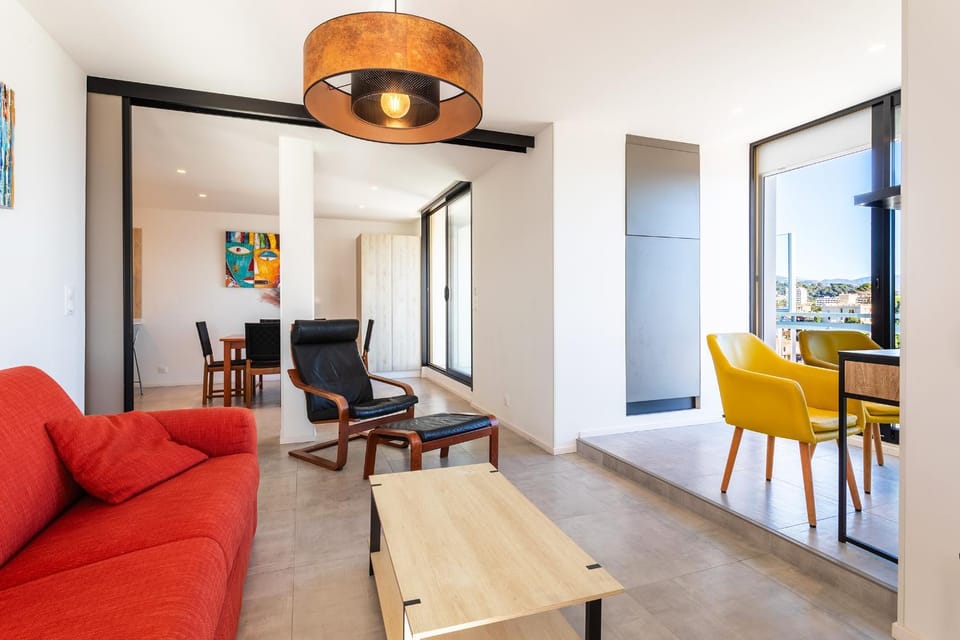 Living room, Seating area, Dining area