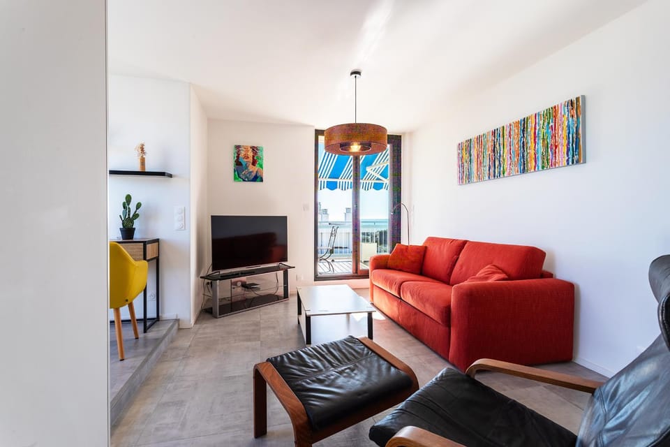 Communal lounge/ TV room, TV and multimedia, Living room