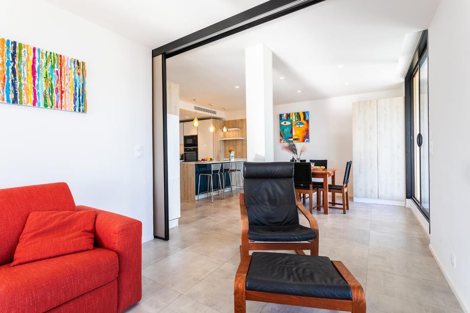 Kitchen or kitchenette, Living room, Lounge or bar, Dining area