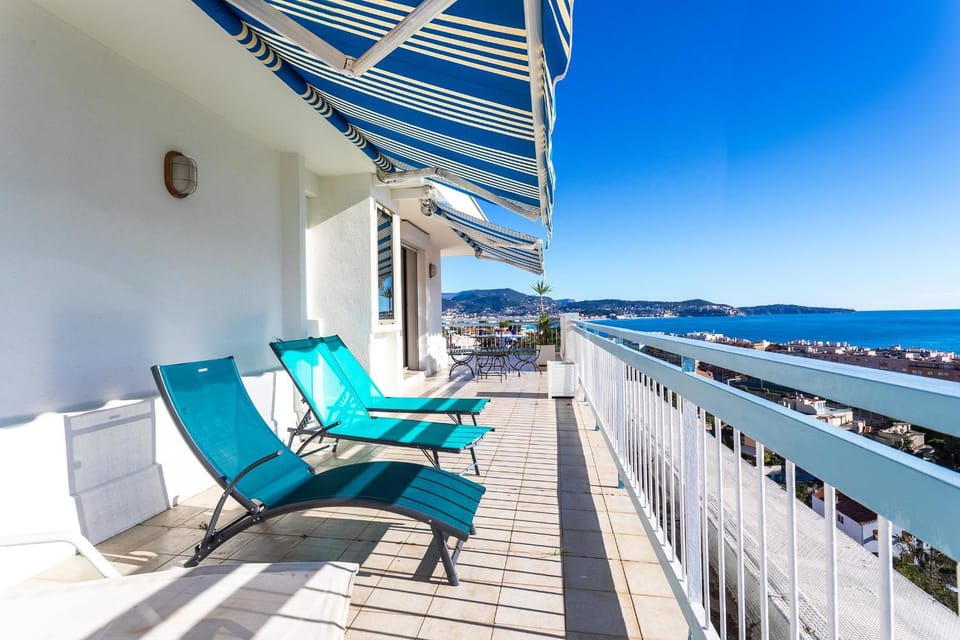 Natural landscape, View (from property/room), Balcony/Terrace, Sea view, sunbed