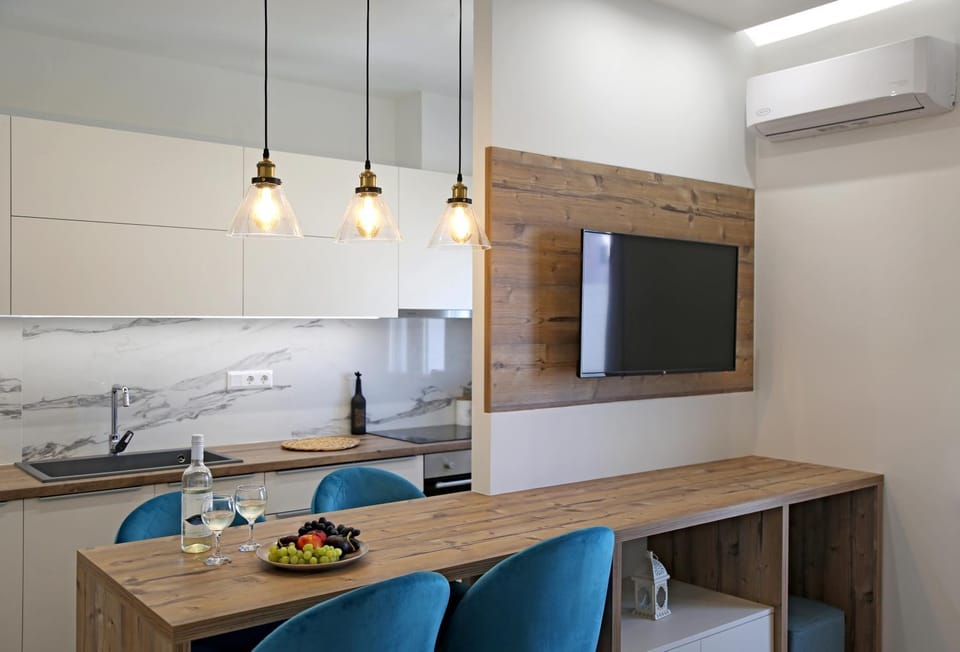 TV and multimedia, Dining area