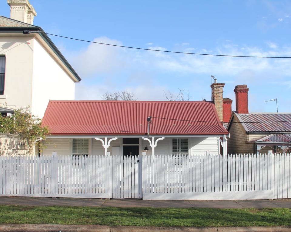 Property building, Facade/entrance