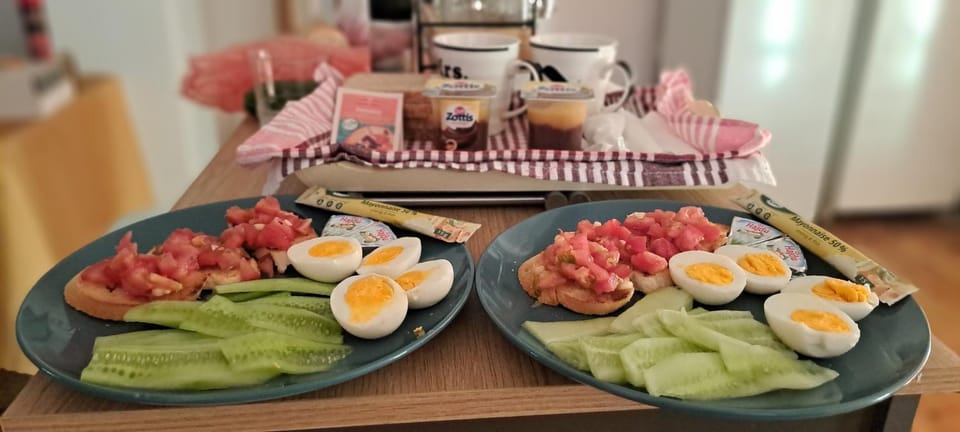 Food and drinks, Food, Breakfast, Continental breakfast, Drinks