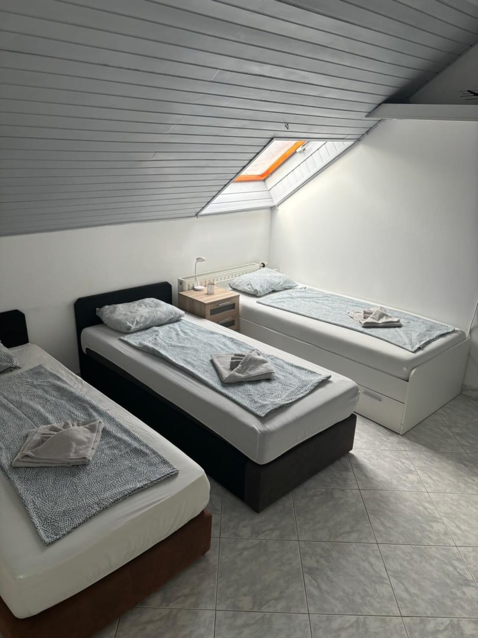 Bed, Photo of the whole room, Bedroom, towels