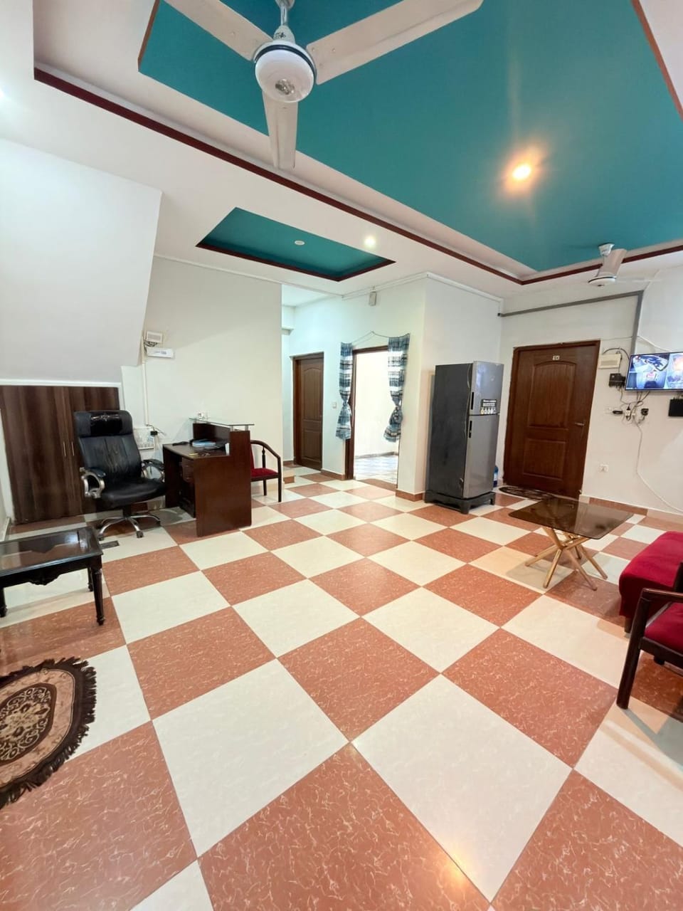 Communal lounge/ TV room, Living room, Seating area