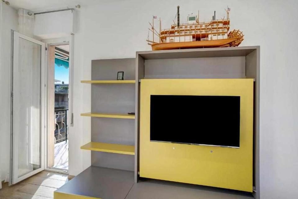 Communal lounge/ TV room, Evening entertainment