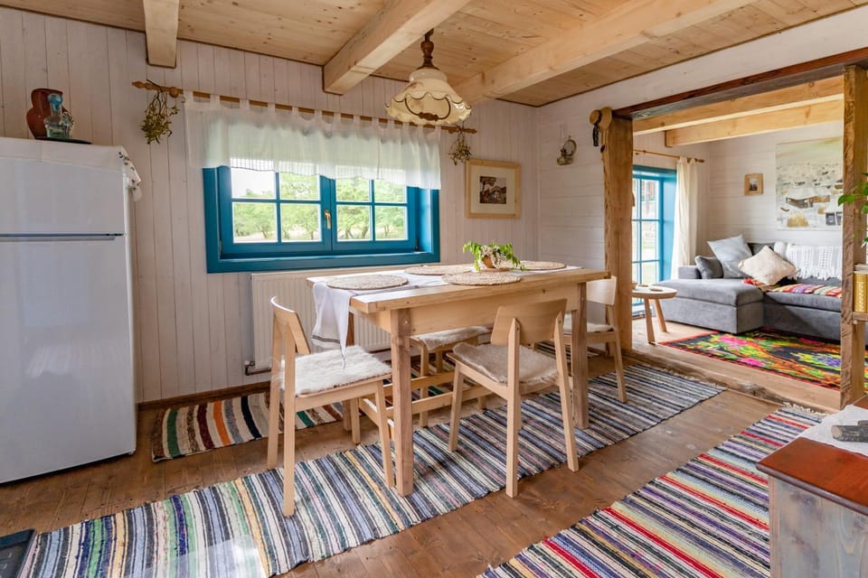 Kitchen or kitchenette, Living room, Seating area, Dining area