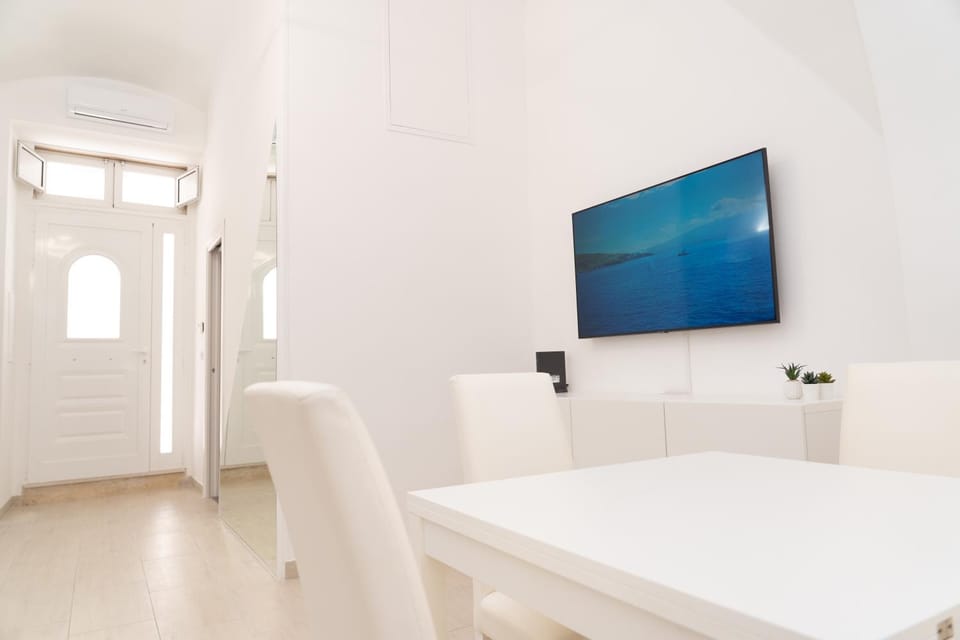 TV and multimedia, Dining area