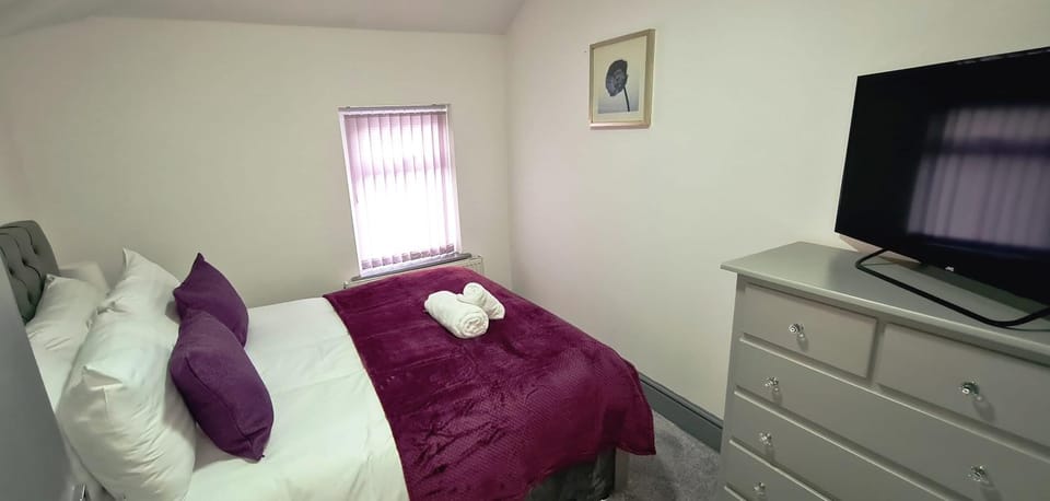 Large Victorian House 15 minutes from City Centre House in Manchester