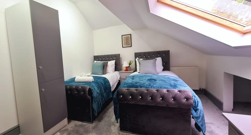 Large Victorian House 15 minutes from City Centre House in Manchester