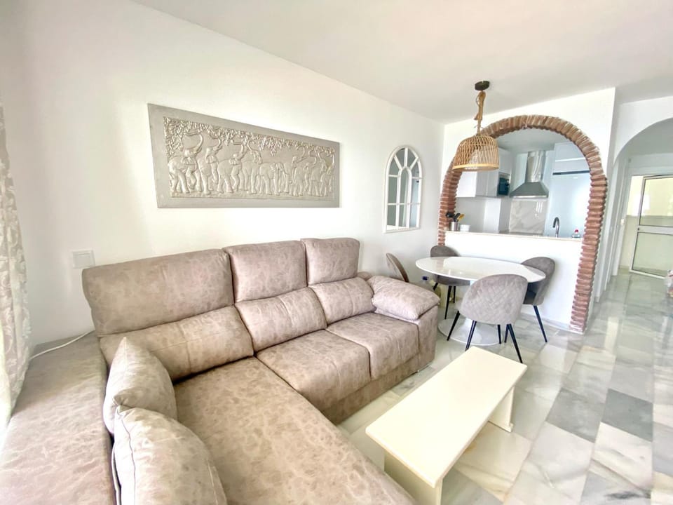 Aguamarina Frontline Beach, Direct Sea Views POOL - EaW Homes Apartment in Costa del Sol