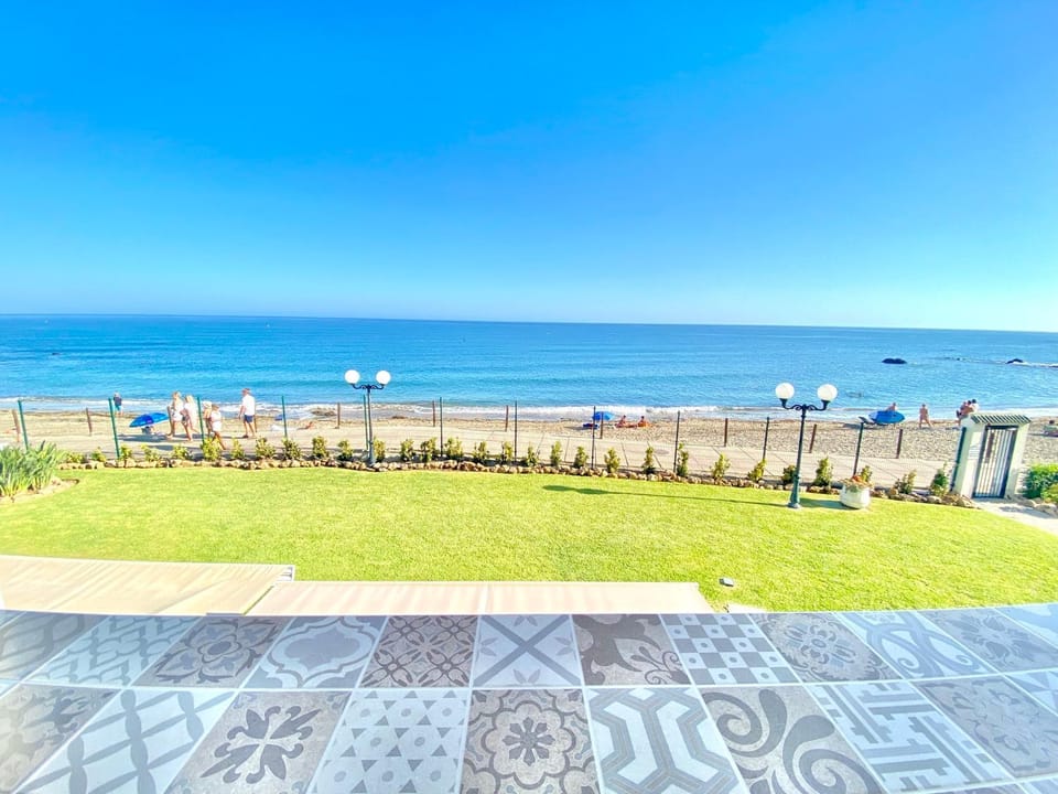 Aguamarina Frontline Beach, Direct Sea Views POOL - EaW Homes Apartment in Costa del Sol